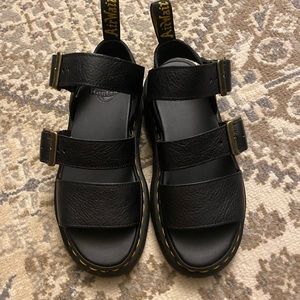 Dr. Martens Gryphon Platform Sandals❤️‍🔥